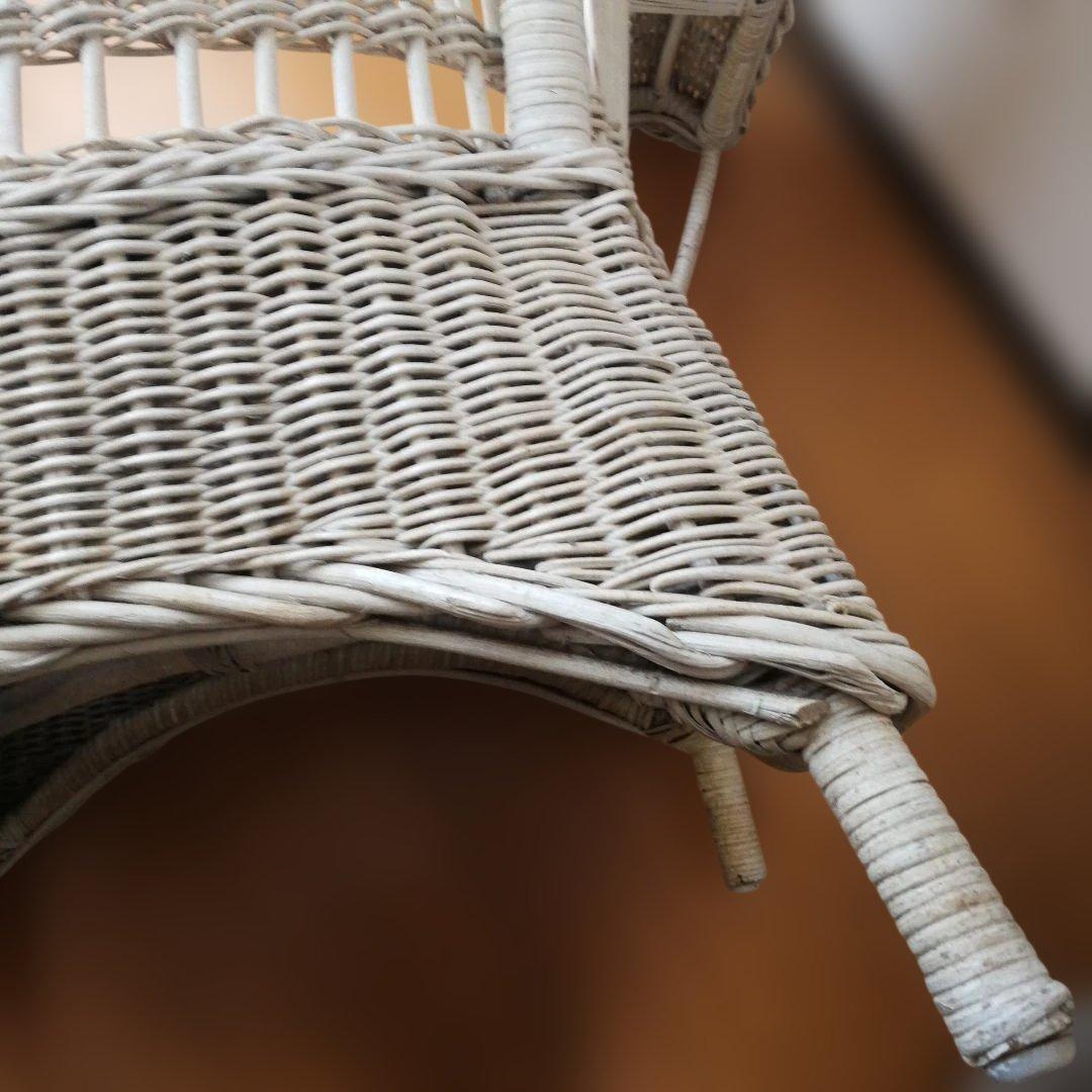 A ホワイトラタン編み込み椅子　籐家具