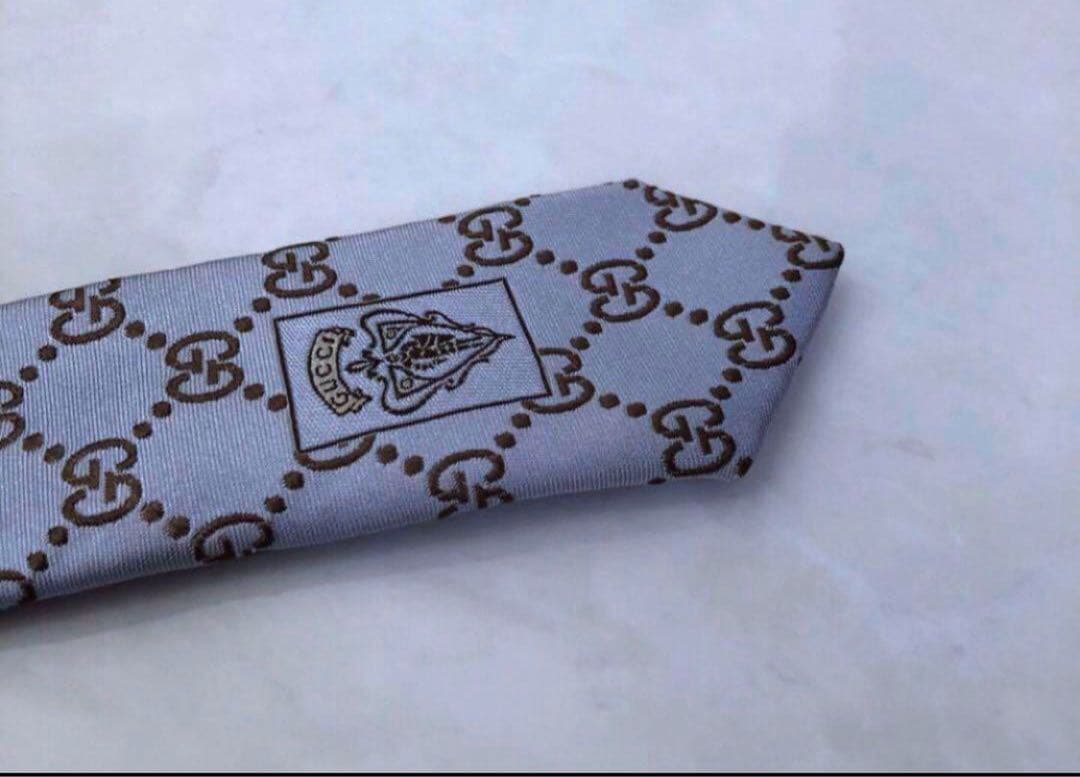 美品　GUCCI ネクタイ　GG柄　総柄　シルク100% 水色×シルバー