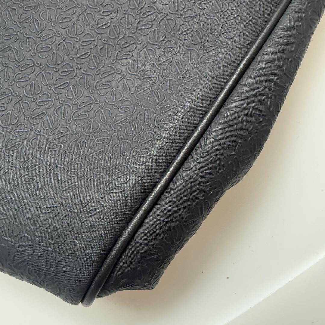 ロエベ　リピートアナグラムトートバッグ　ブラック　A4可　PVC 総柄　ロゴ