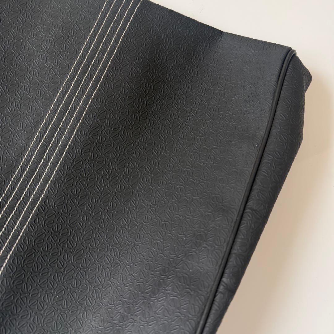 ロエベ　リピートアナグラムトートバッグ　ブラック　A4可　PVC 総柄　ロゴ