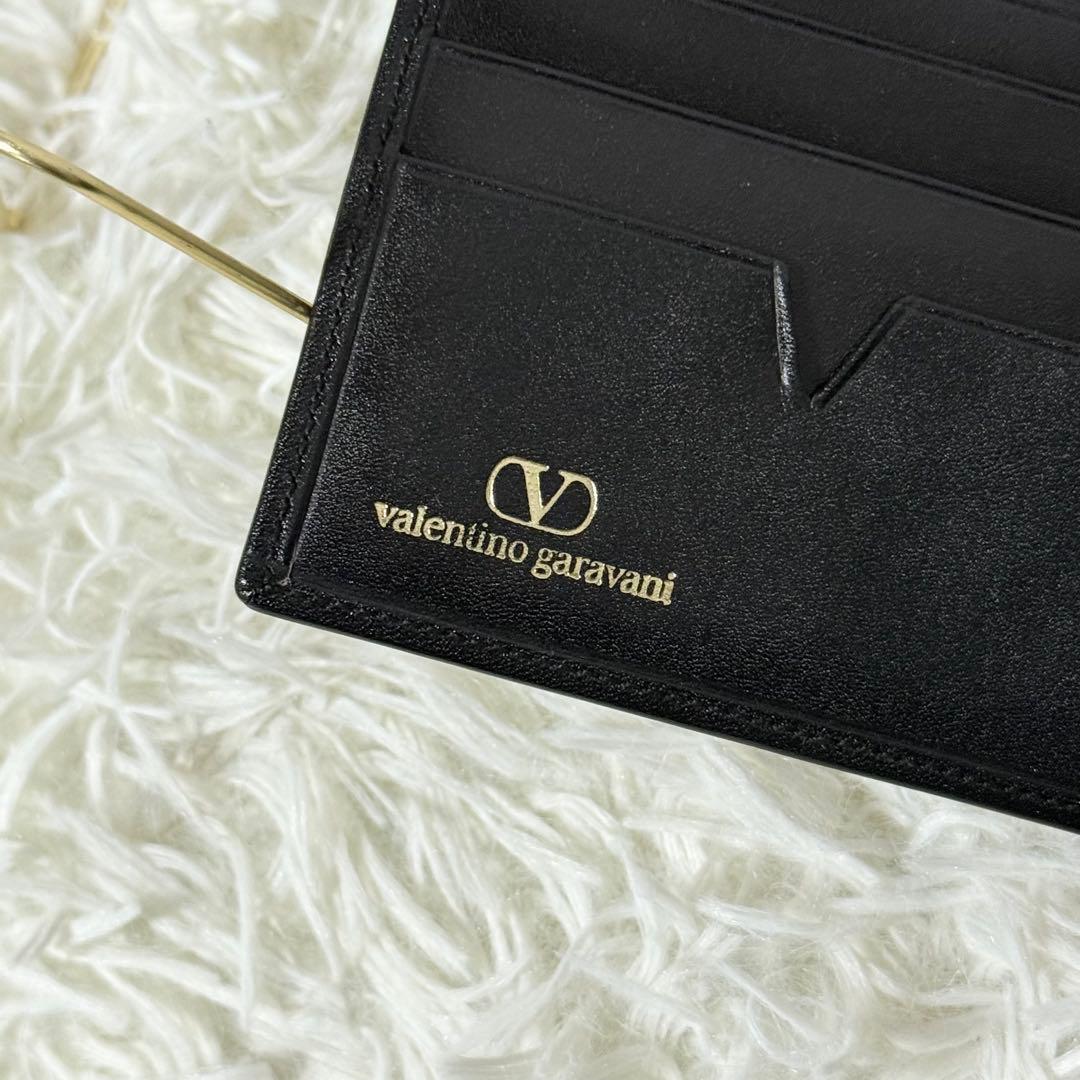 ⭐️新品未使用⭐️ Valentino Garavani 二つ折り財布　札入れ　黒