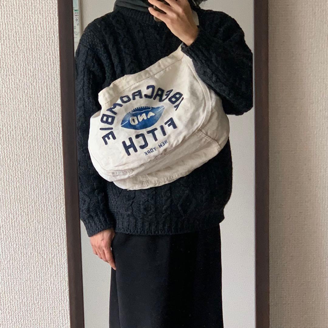 Abercrombie & Fitch ニュースペーパーバッグ