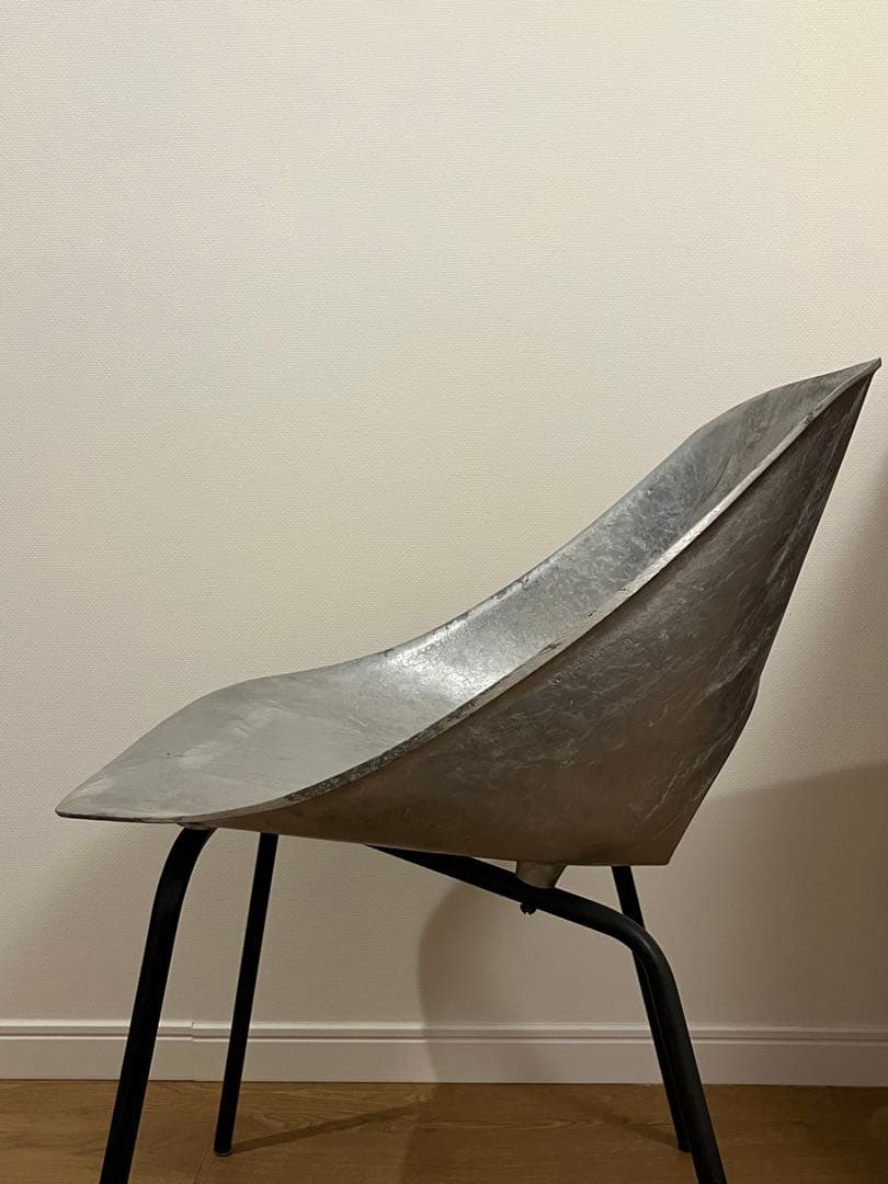 Steiner製 Pierre Guariche Tulip chair