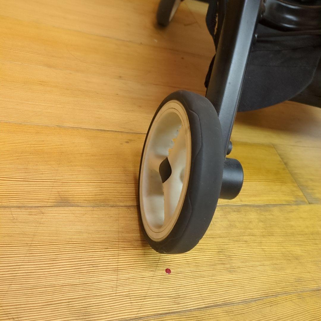 サイベックス　リベル　折りたたみベビーカー アーモンドベージュ