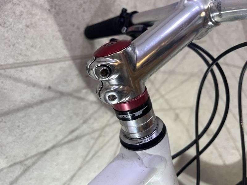 GIANT ESCAPE R3 クロスバイク sizeM　ホワイトカラー