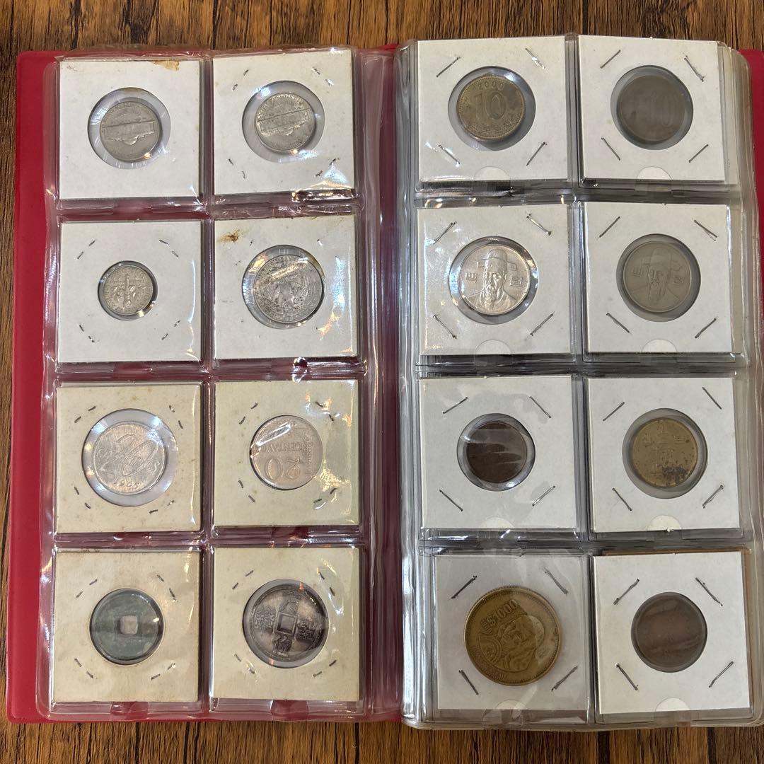 記念硬貨と古銭のセットです