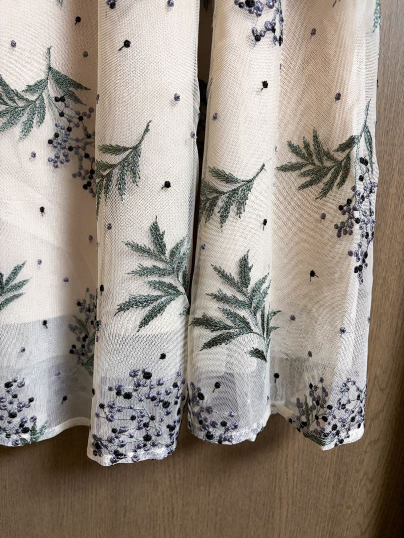 新品タグ付☆ローズティアラミモザ刺繍チュールフレアースカート大きいサイズ46