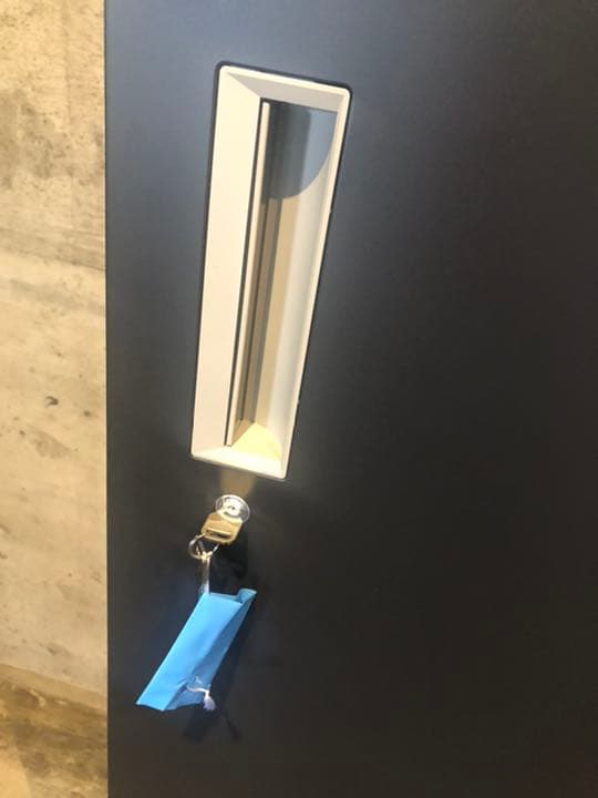 ロッカー　扉付き　鍵付き