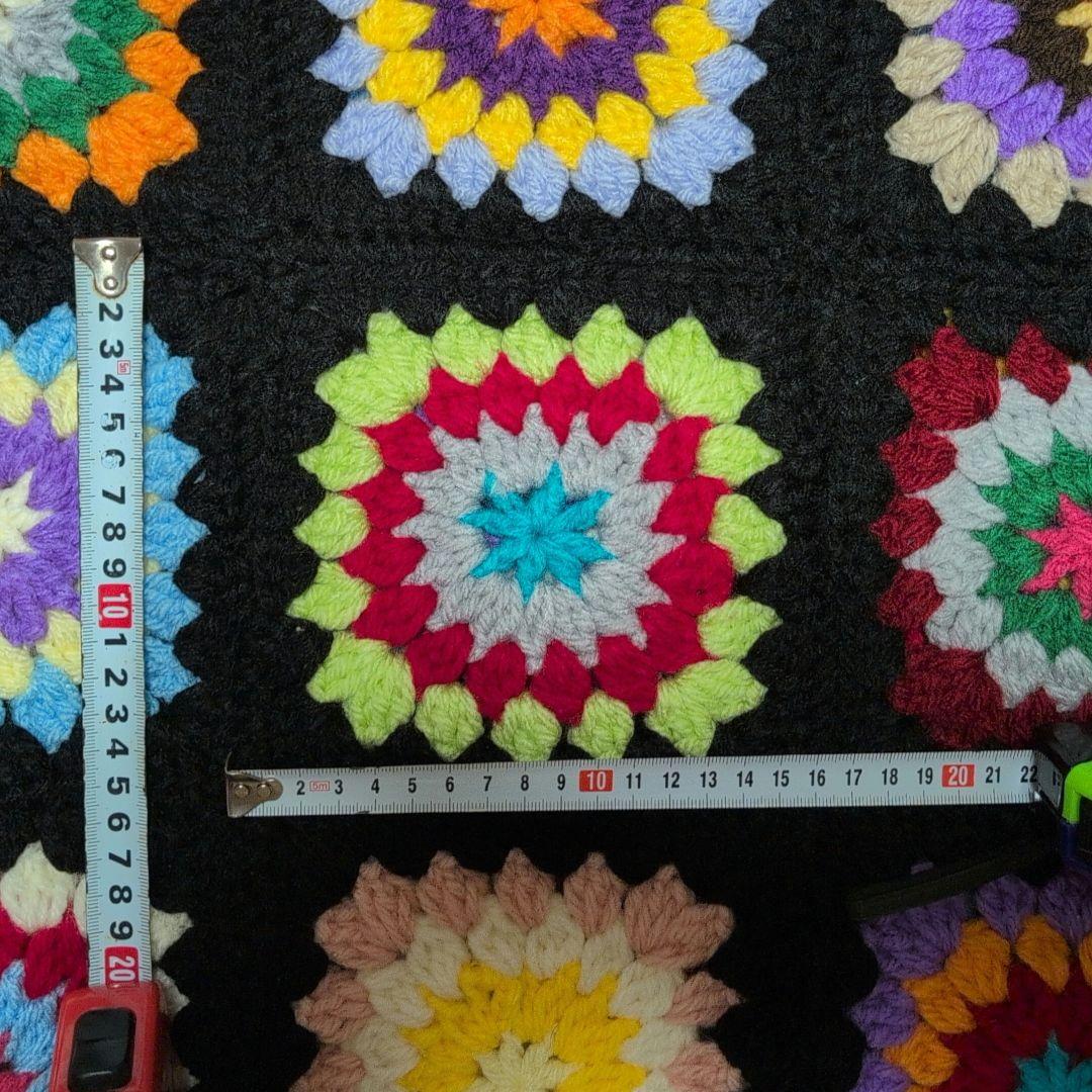 マルチカバー　グラニースクエア　モチーフ編み　ベットカバー