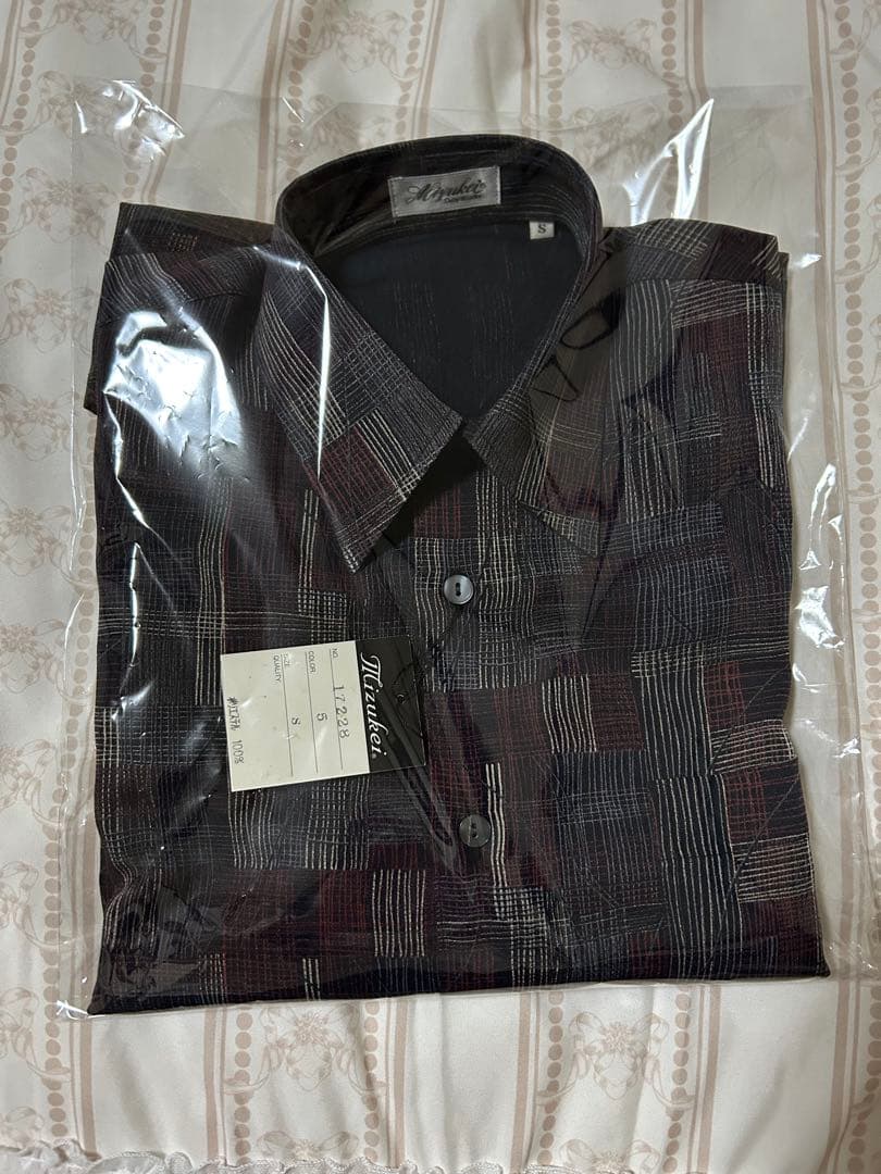 たくろう　赤木　シャツ