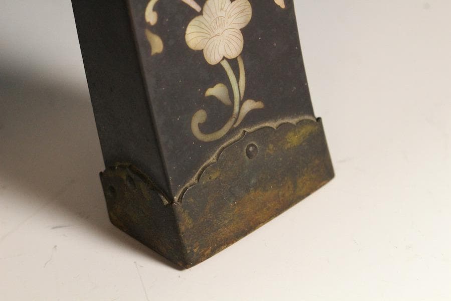 真塗り 螺鈿 草華紋 四方卓 香炉台 仏教美術(K-YC341)