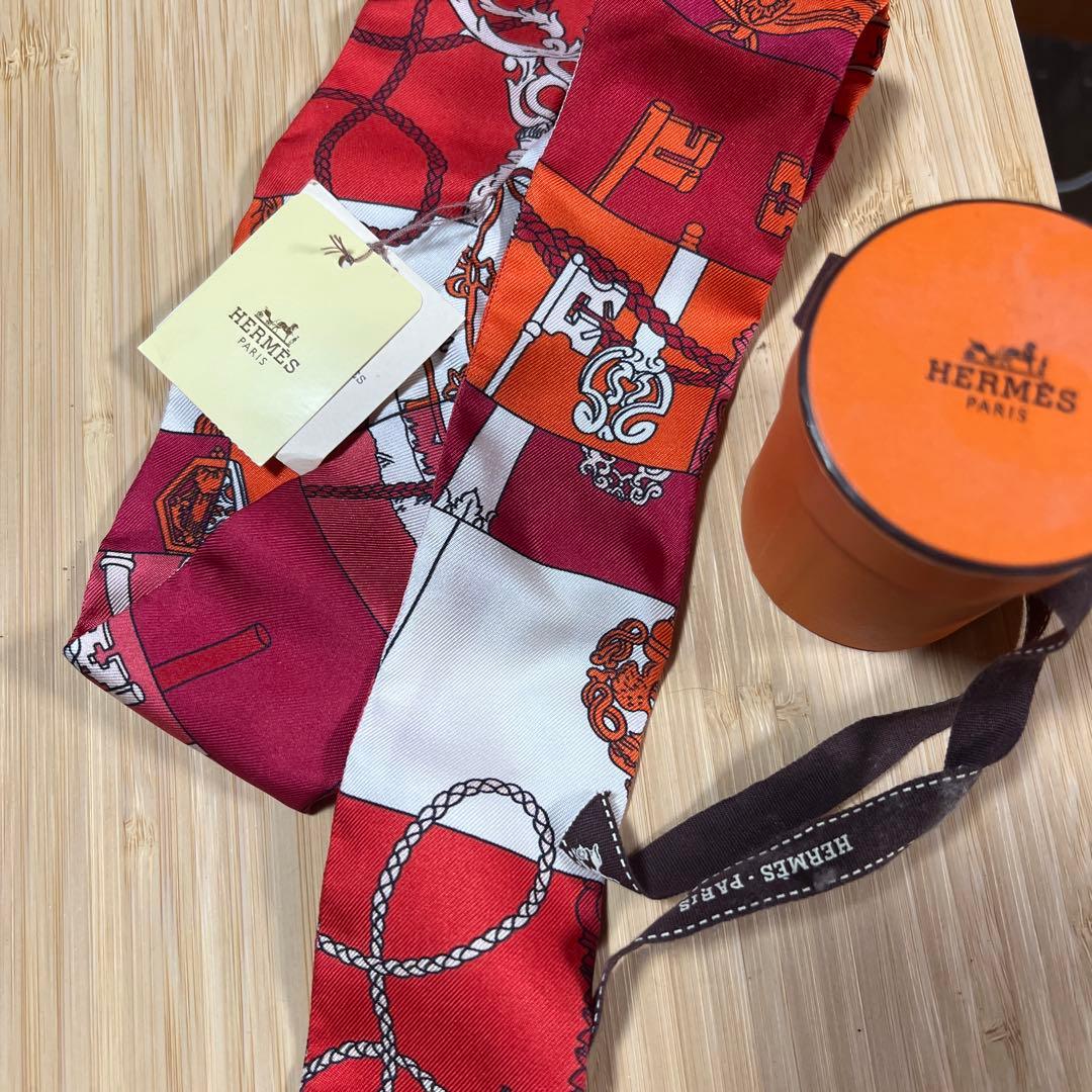 [新品　未使用品］HERMESエルメスツイリー(鍵)箱、タグ付き