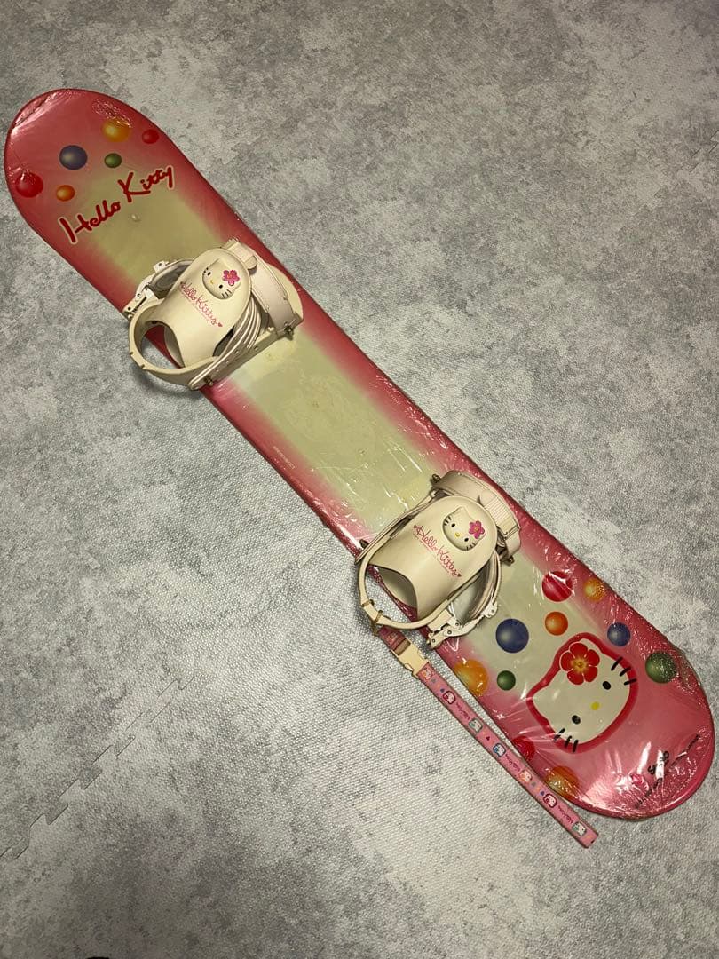 サンリオ ハローキティ スノーボード板新品未使用 大人気‼︎お買い得‼︎おまけ付き‼︎