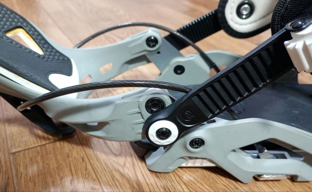 FLOW FUSE ビンディングLサイズ グレー色