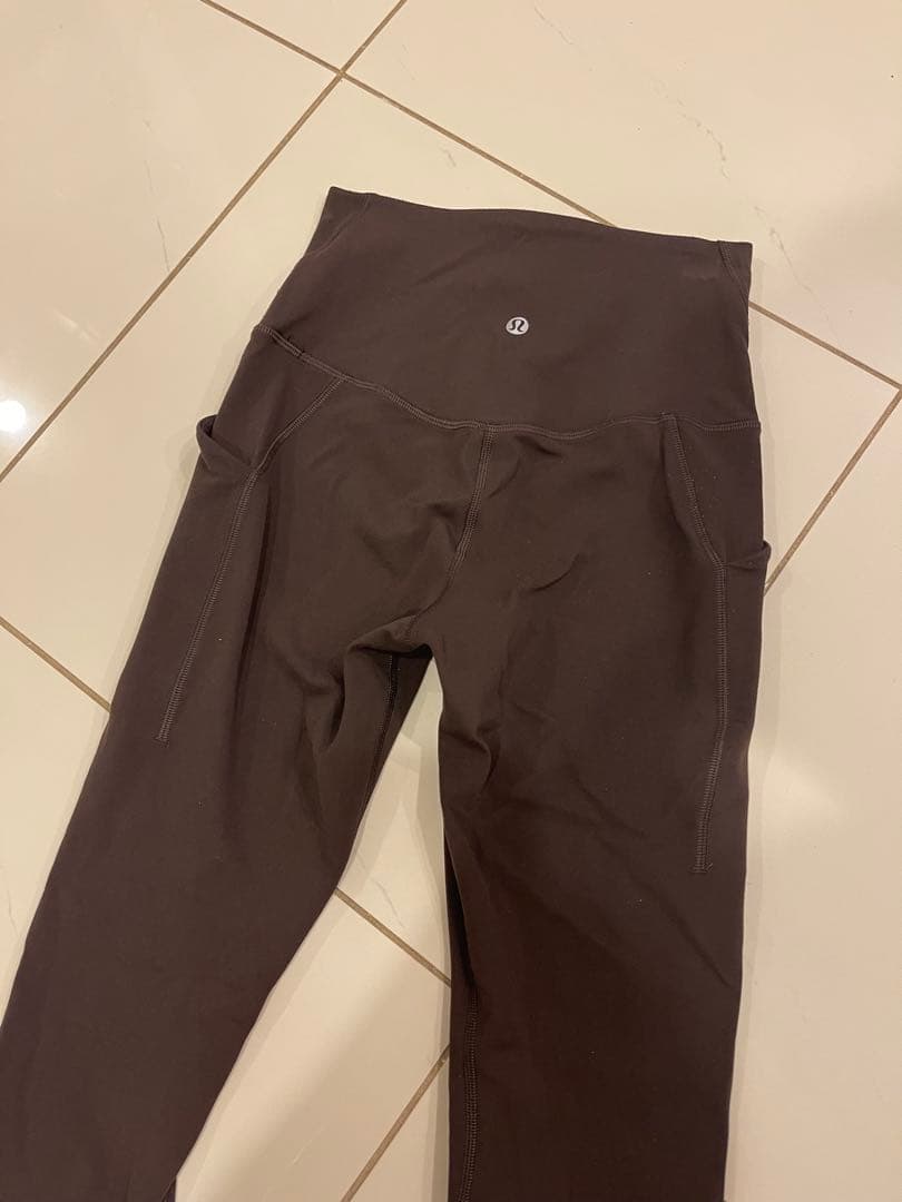 Lululemon エスプレッソ Align ポケット付きヨガパンツ