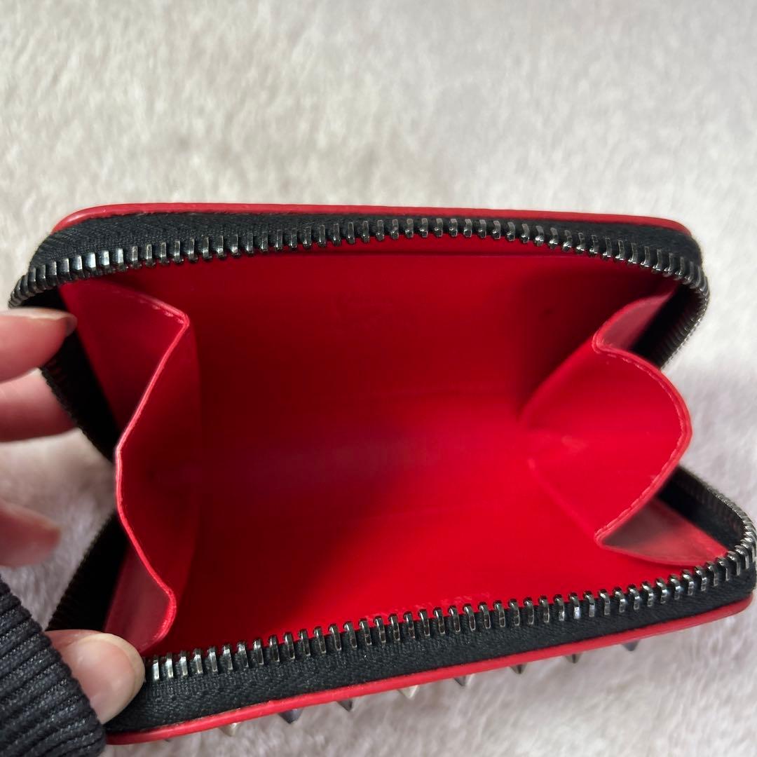 【美品】限定ルブタン　ケース　レザー　スタッズ　ラウンドファスナー　黒