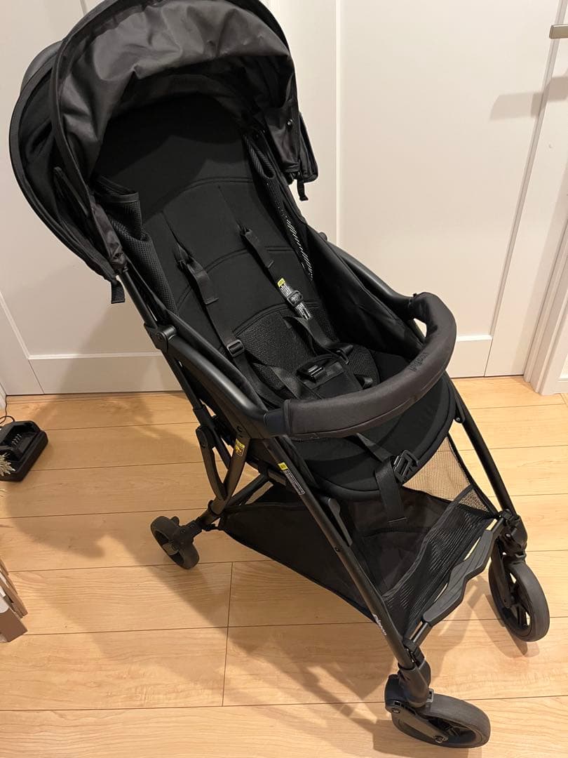 ピジョン　Bingleビングル　BB3 ソーホーブラック（純正サンシェード付き）