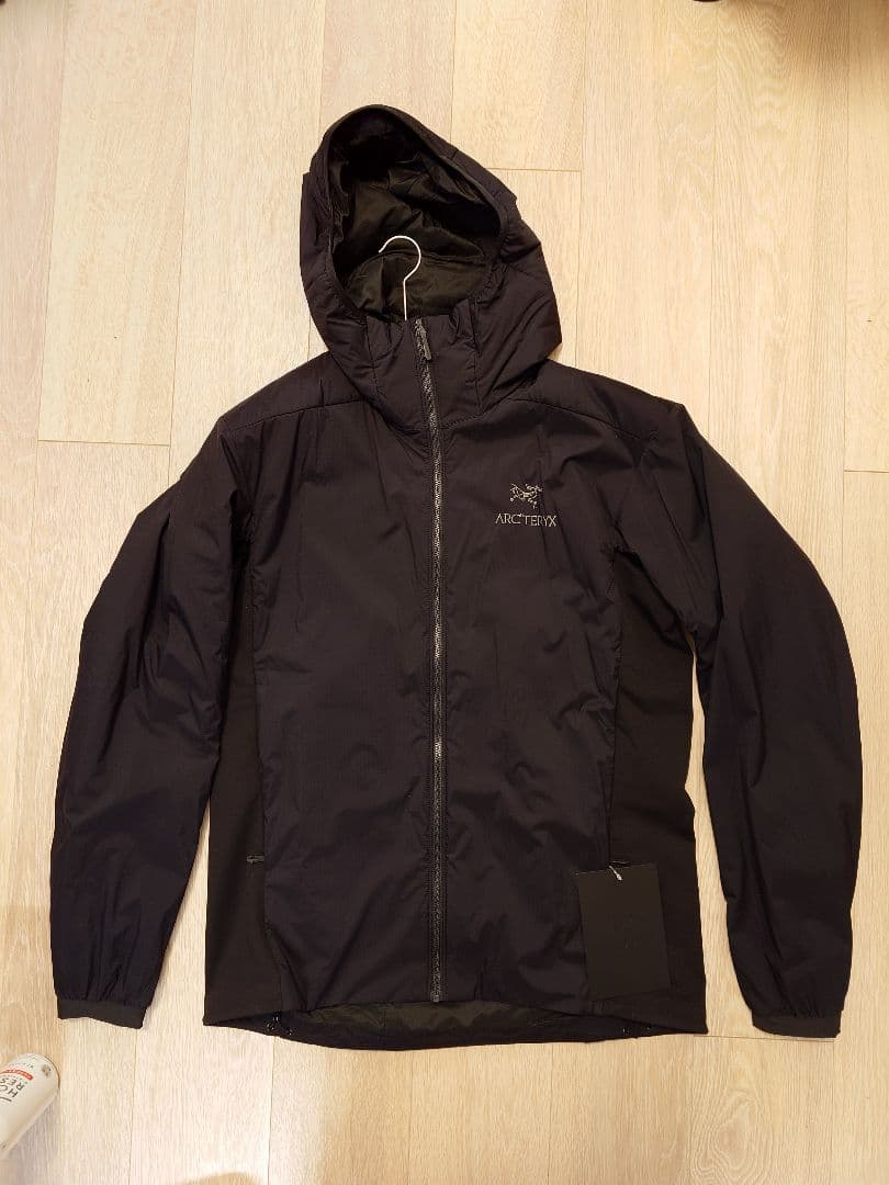 【タグ付き・美品】 アークテリクス アトムフーディ ブラックM