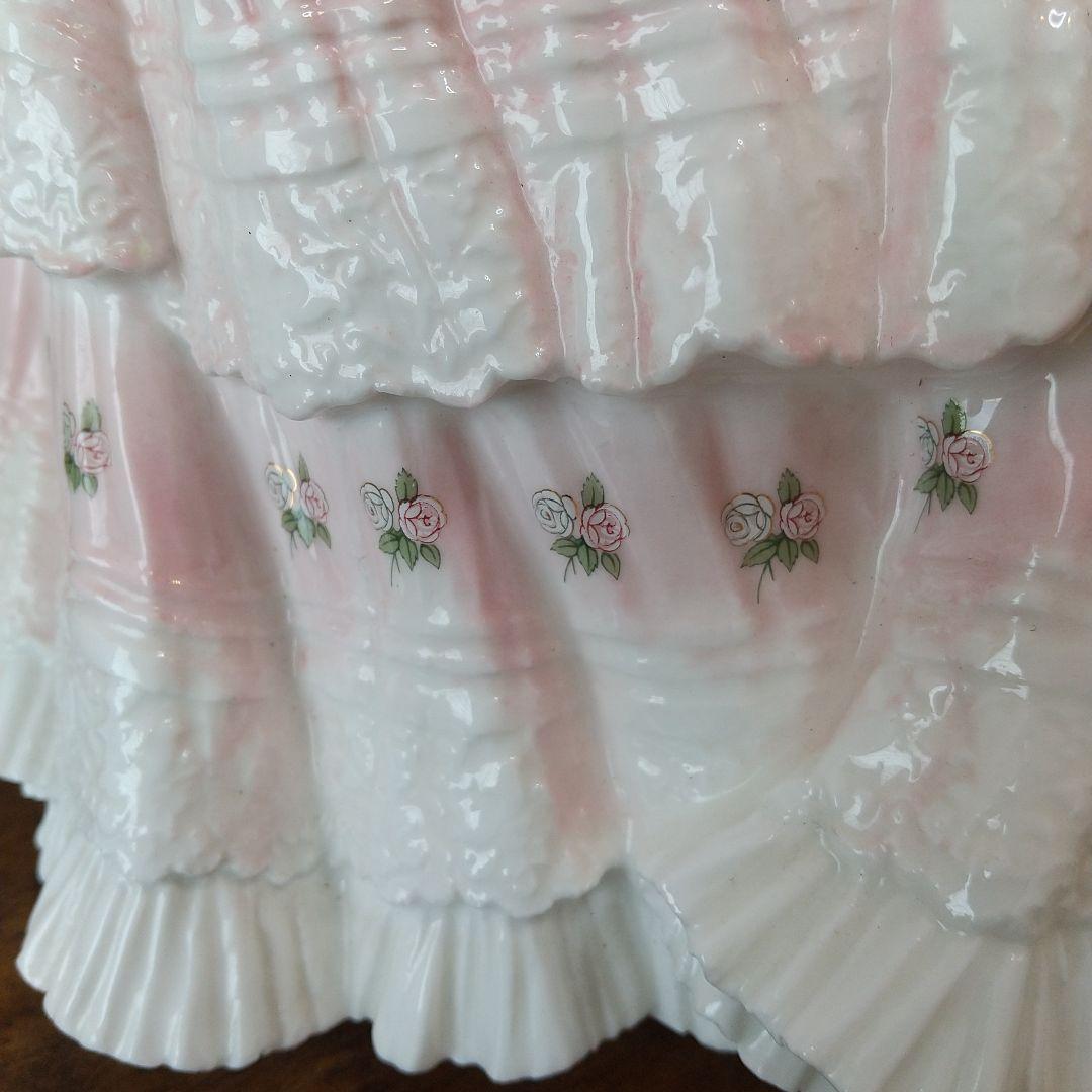 ロイヤルドルトン フィギュリン 愛の言葉コレクションより〜レッドレッドローズ