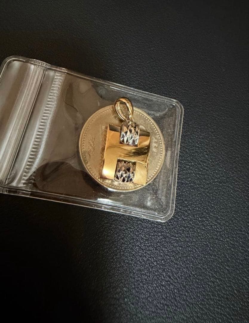 K18 18金　イエローゴールド　ホワイトゴールドHペンダントトップ　3.29g