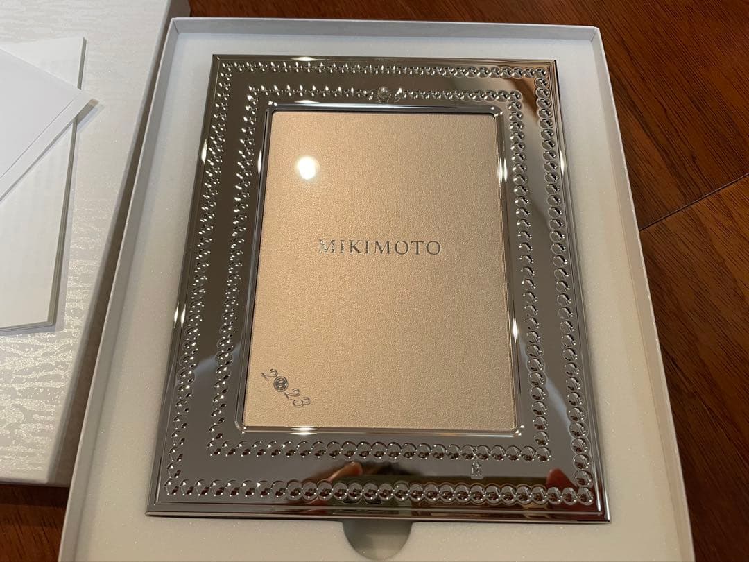 MIKIMOTOミキモト2023イヤーフォトフレーム(錫仕上げ)クロス付き