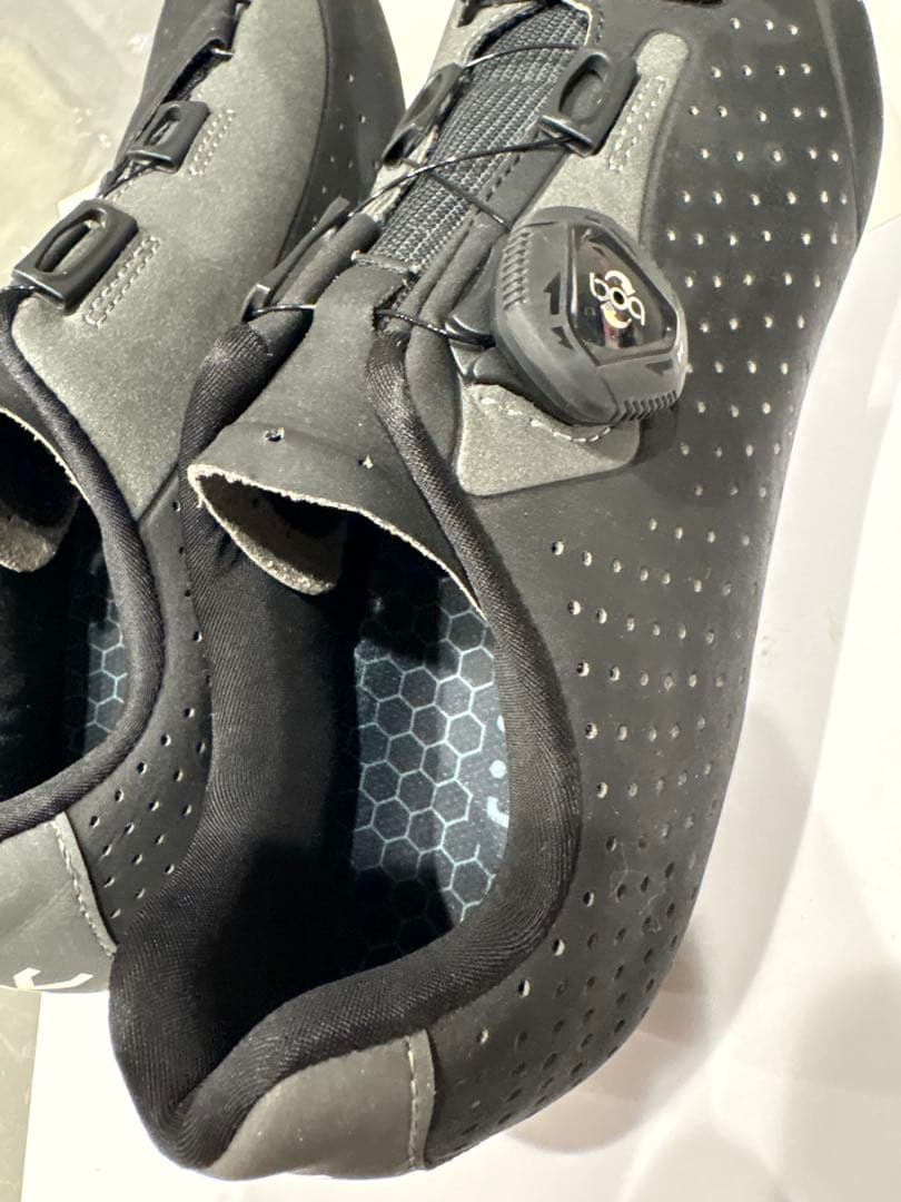 fi'zi:k（フィジーク）R5 ロードシューズ