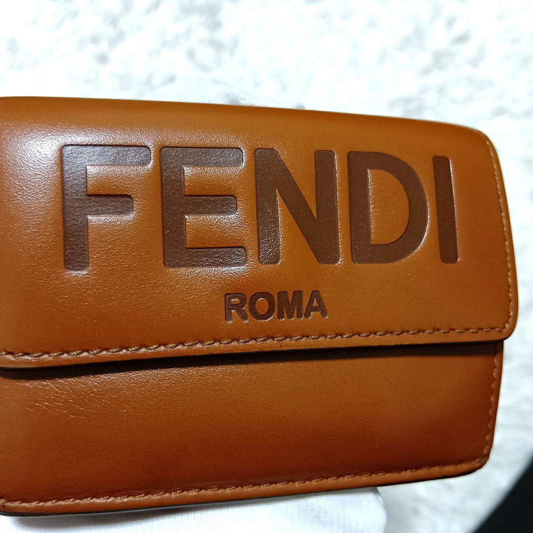 フェンディ　三つ折り財布　ローマ　レザー　ブラウン　正規品