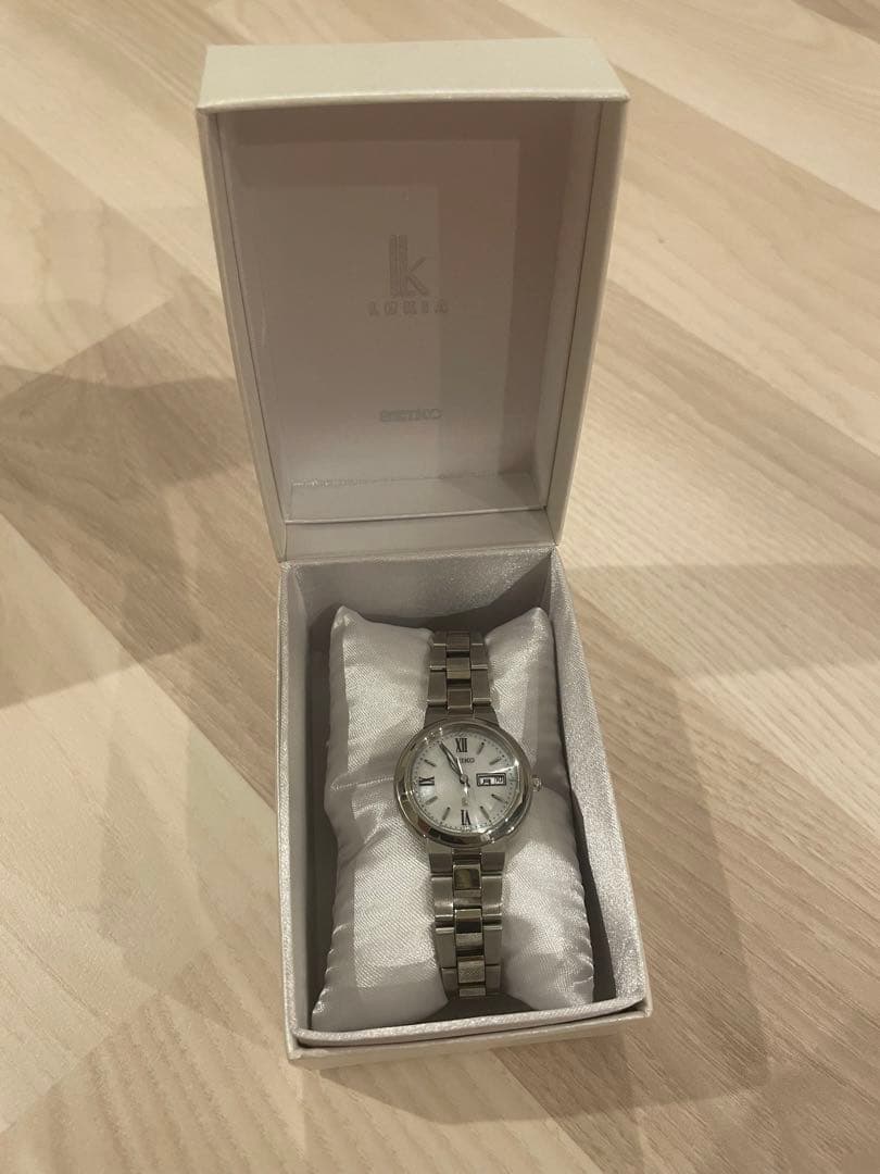 SEIKO LUKIA 腕時計　ソーラー充電式