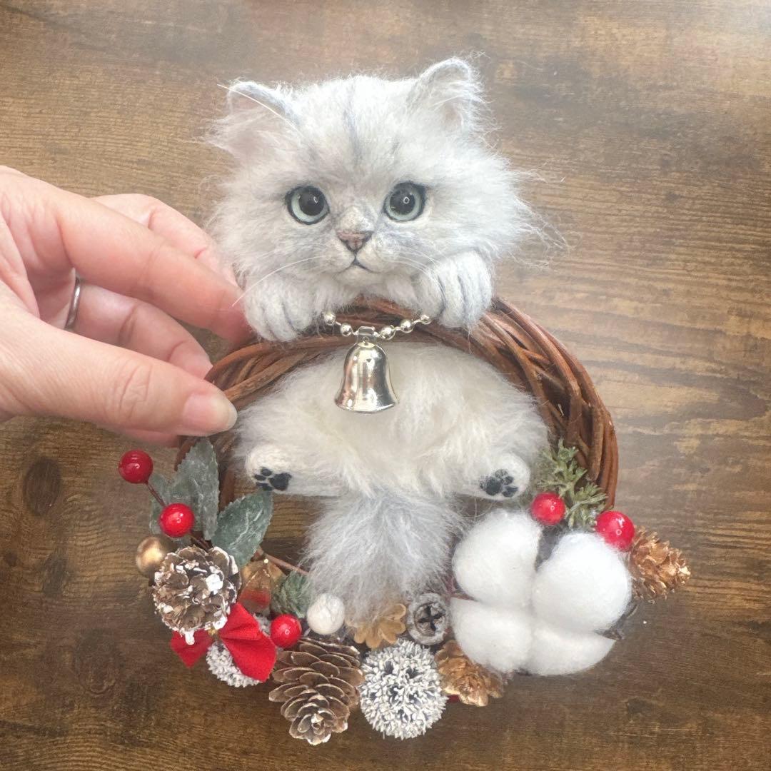 羊毛フェルト 猫 チンチラシルバー 猫リース クリスマス
