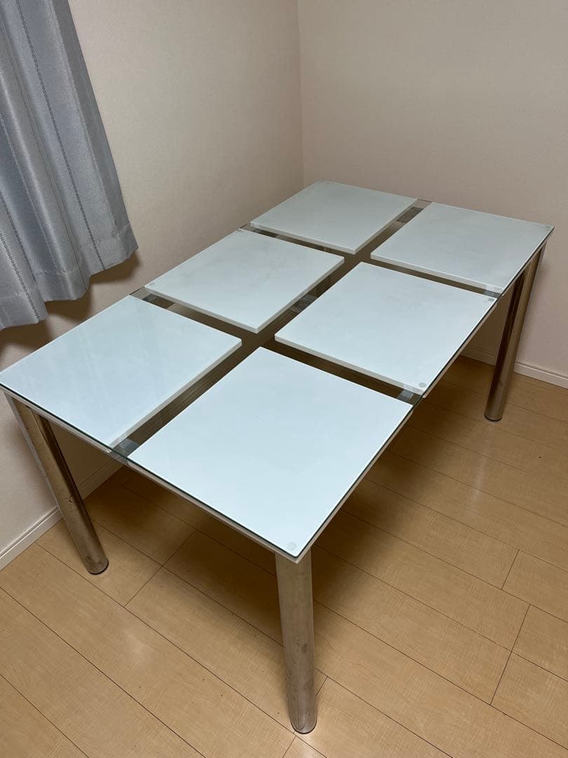 ガラステーブル