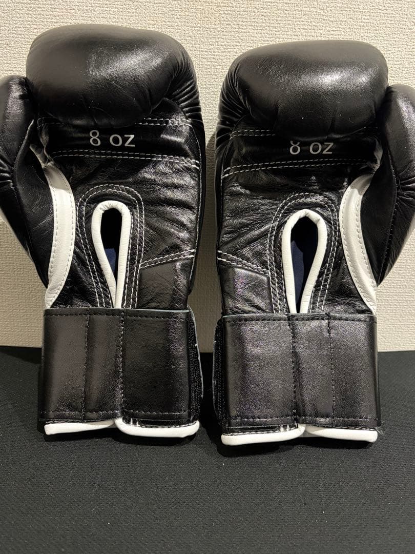 美品　BOXER ボクシンググローブ 8 oz ブラック　コミッション認定