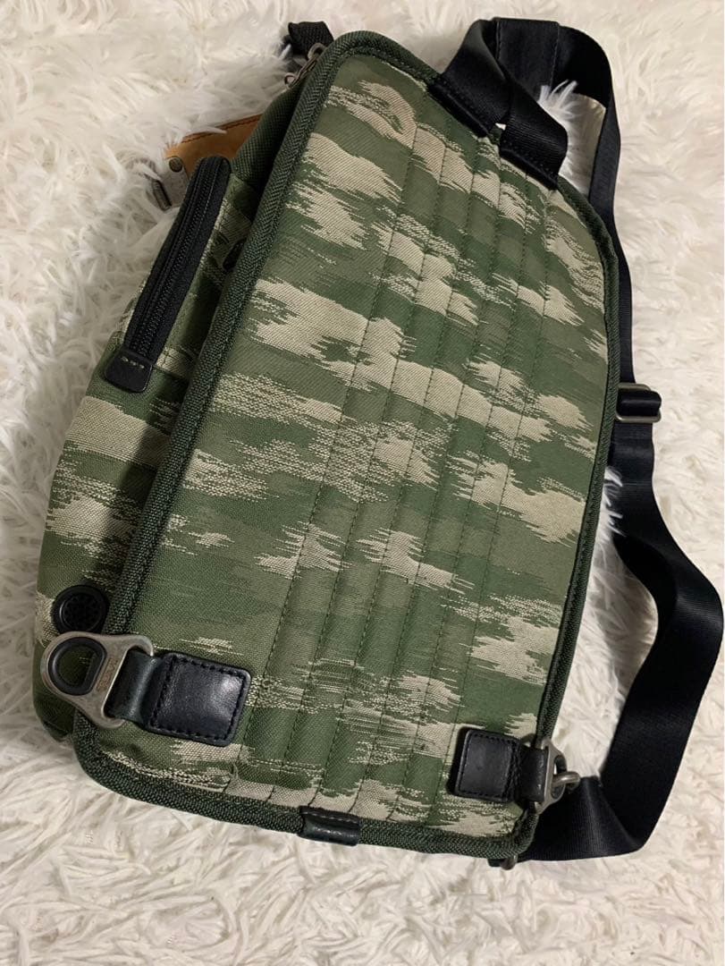 TUMI トゥミ 22318SCH ALPHA BRAVO ボディーバック　迷彩