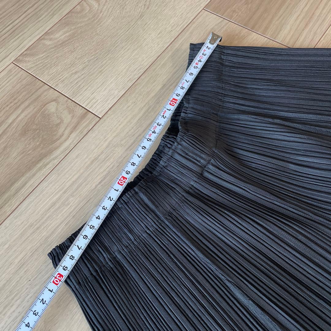 プリーツプリーズ　パンツ　黒