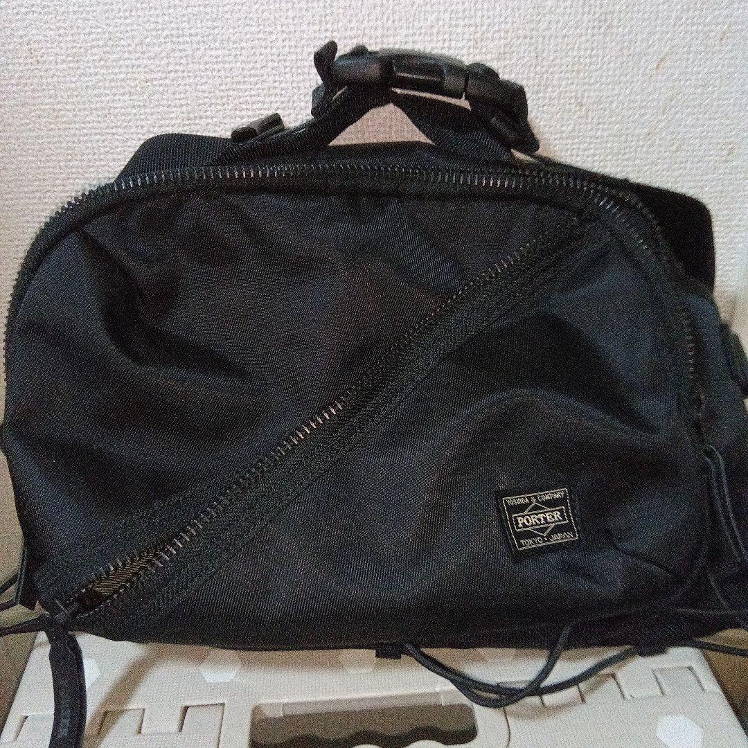 吉田カバン　PORTER ボディバッグシングス　 ブラック