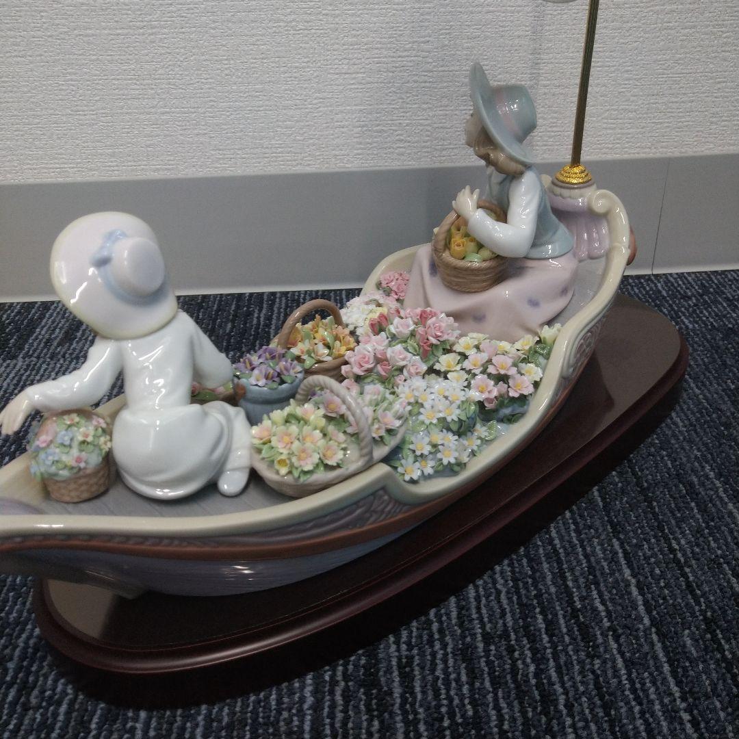 ＊Jasmine＊リヤドロの代表作＊「バルコ・デ・フローレス」専用台座付き