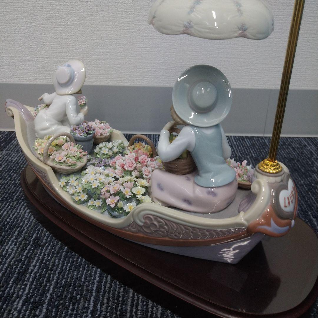 ＊Jasmine＊リヤドロの代表作＊「バルコ・デ・フローレス」専用台座付き