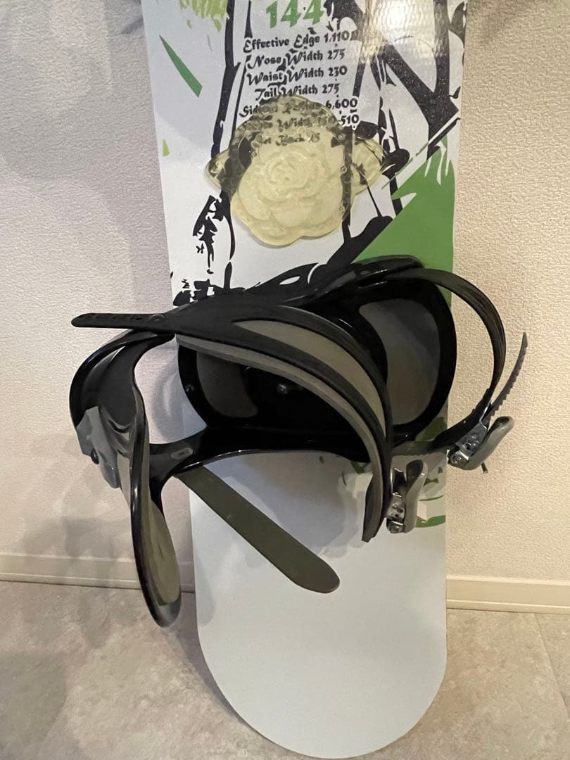 【中古】IGNIO Milwei 144スノーボード、ビンディング、カバー付き