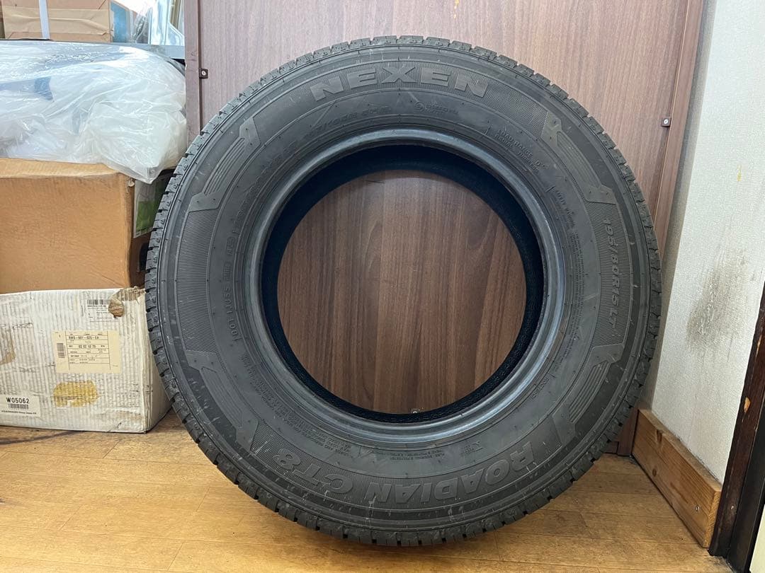 2025年製 ネクセン 中古夏タイヤ 195/80R15 LT 2本セット