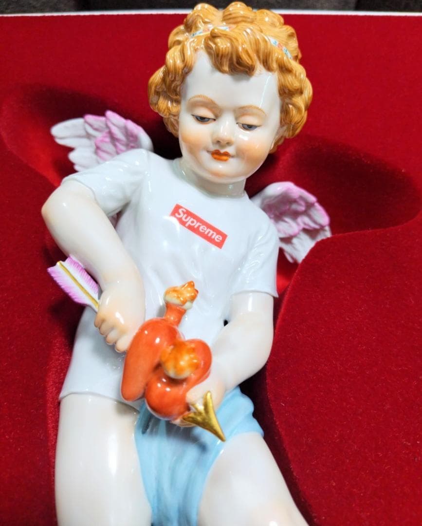 シュプリーム　マイセン　コラボ　フィギュリン　キューピット