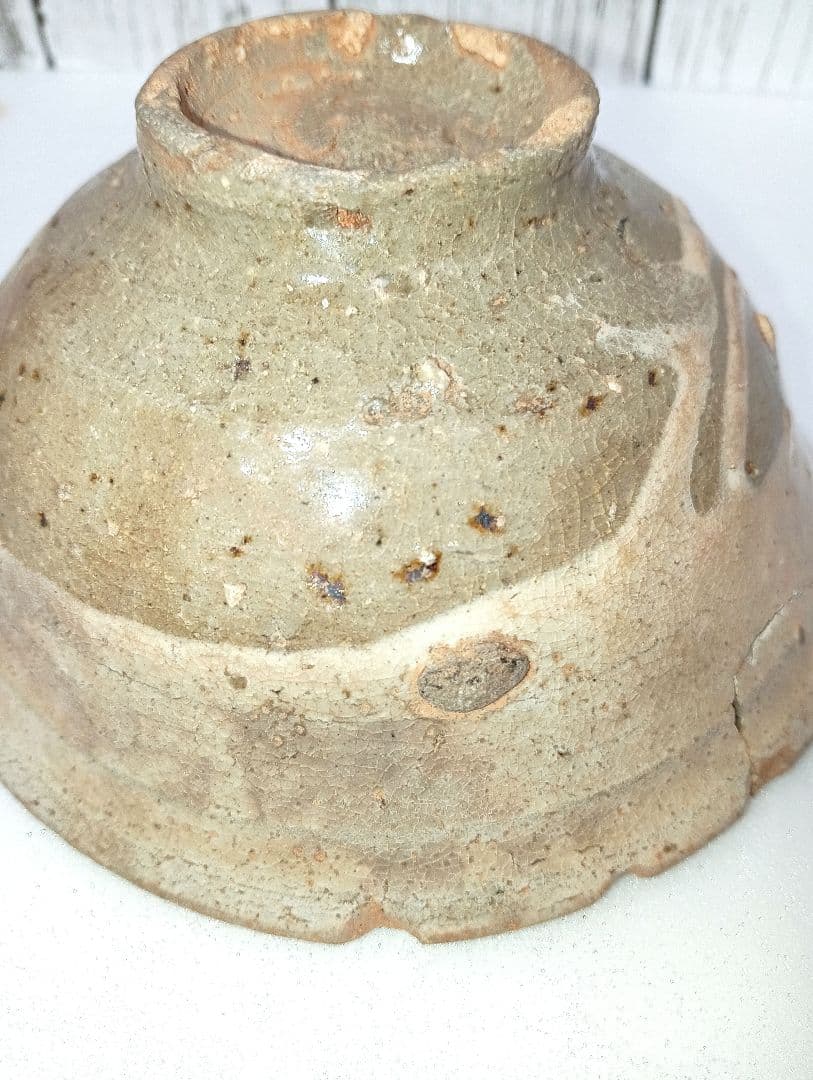 高麗 無地掃目茶碗 李王朝初期 　約450年前頃 西暦1574年頃　韓国工芸