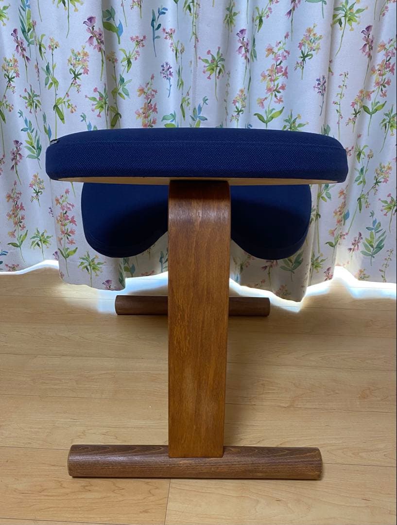 【美品】 バランスイージー ネイビー 椅子 バランスチェア サカモトハウス