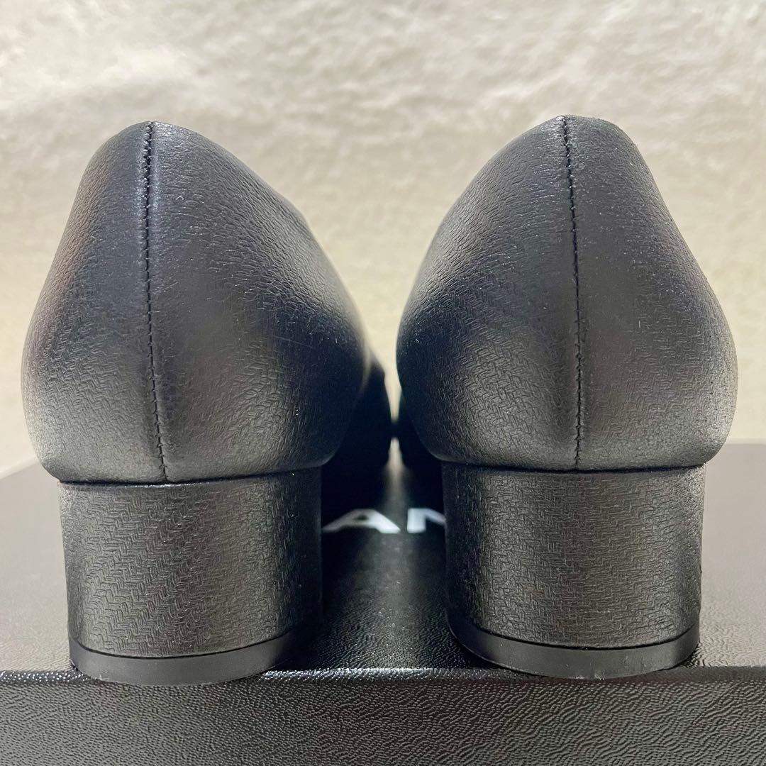 箱付き美品 CHANEL シャネル ココマーク エンボスレザー パンプス
