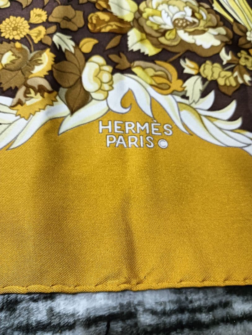 HERMES ALADIN 花柄スカーフ　約87センチ