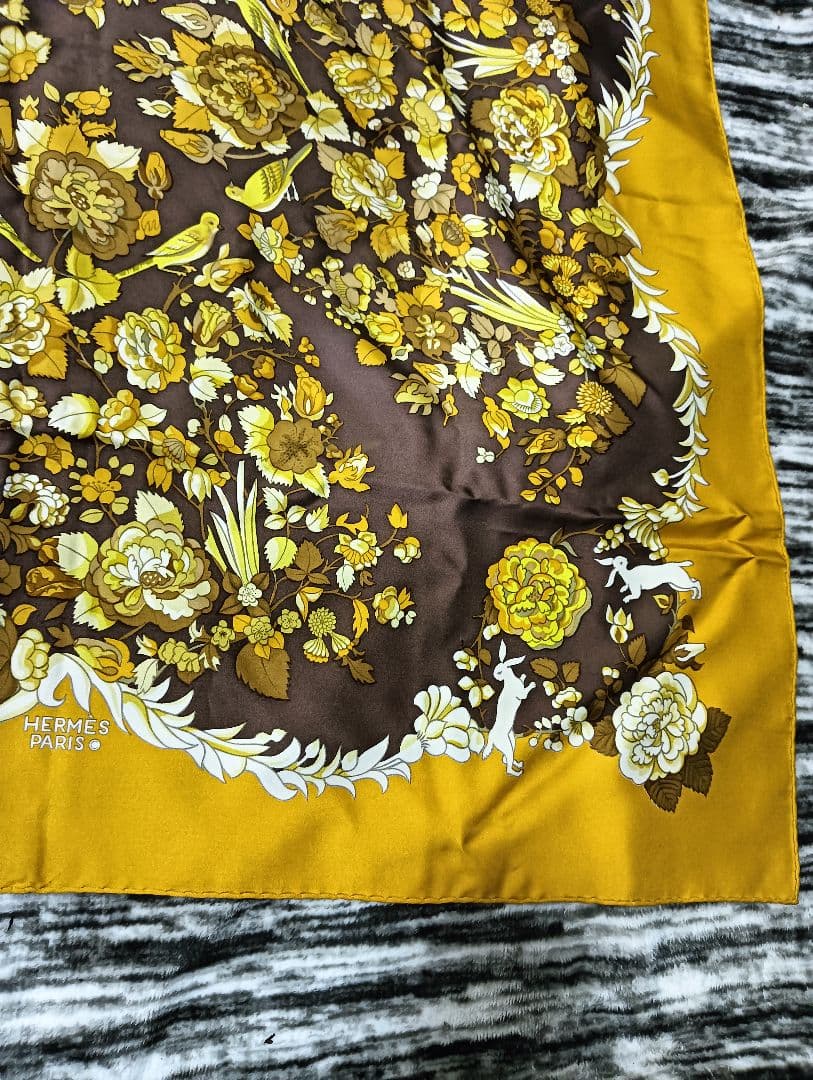 HERMES ALADIN 花柄スカーフ　約87センチ