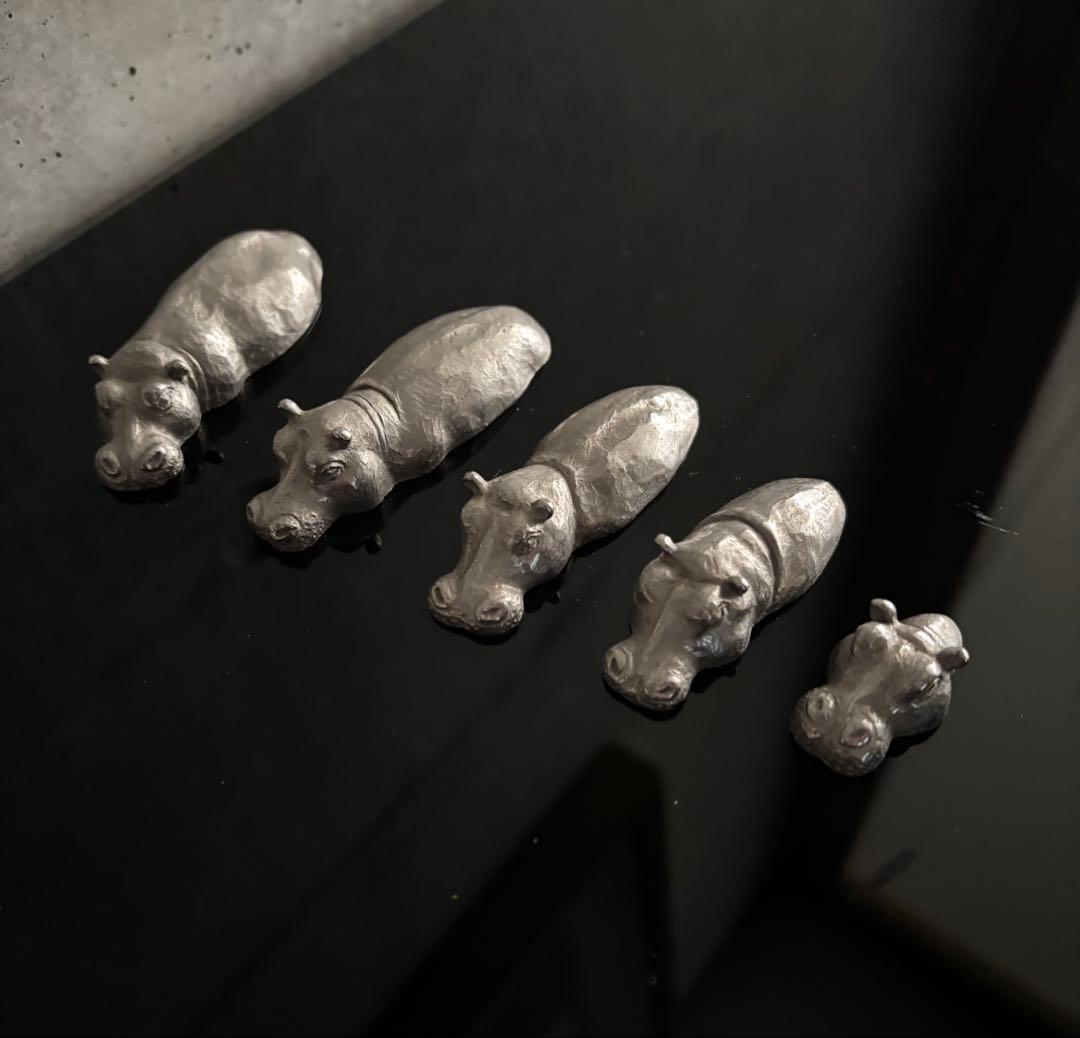 村中保彦さんのカバの置物 5個