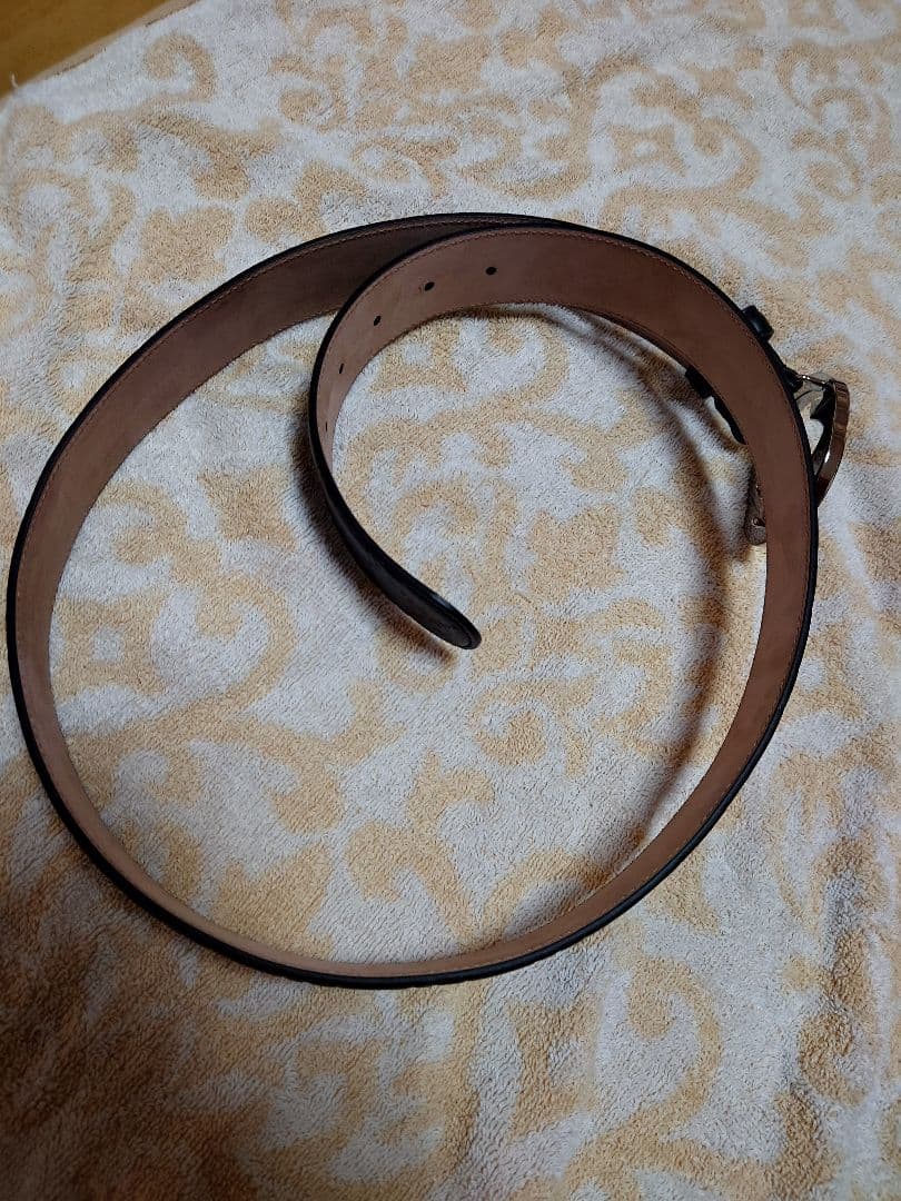 GUCCI ブラックレザーベルト 100/40