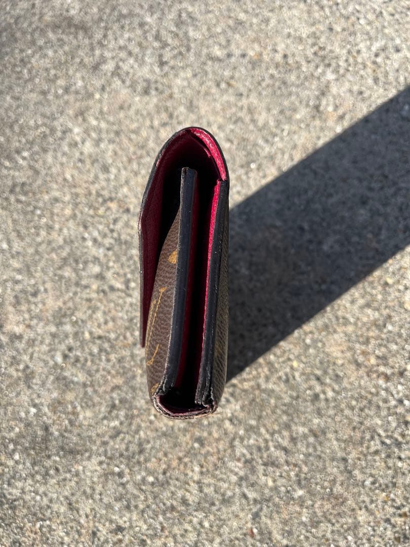 ルイヴィトン ポルトフォイユヴィクトリーヌ フューシャ