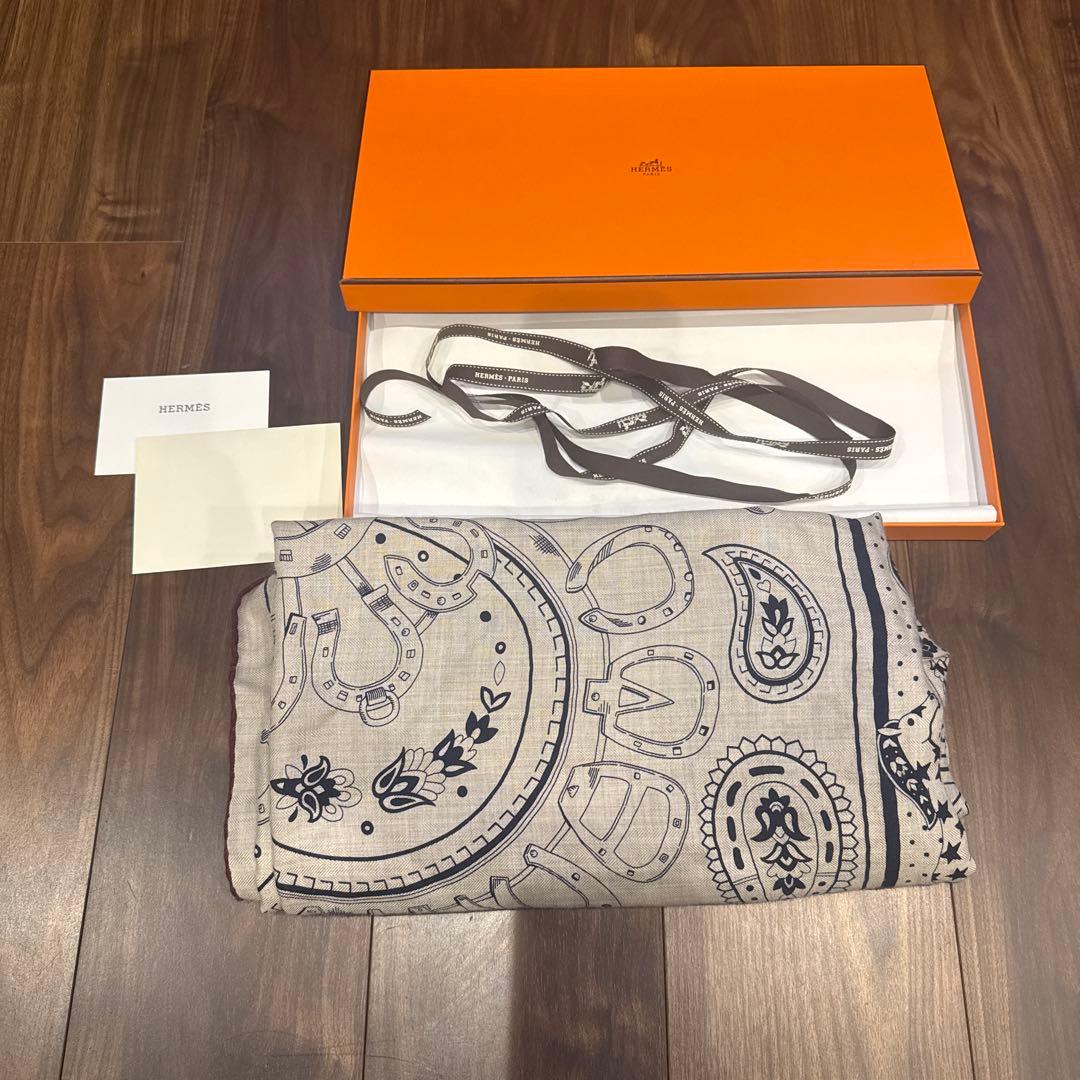 HERMES ハート バンダナ柄　カシシル