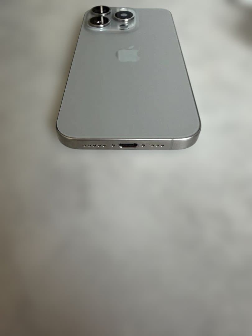 【純正ケース付】iPhone 15 Pro ナチュラルチタニウム 128GB