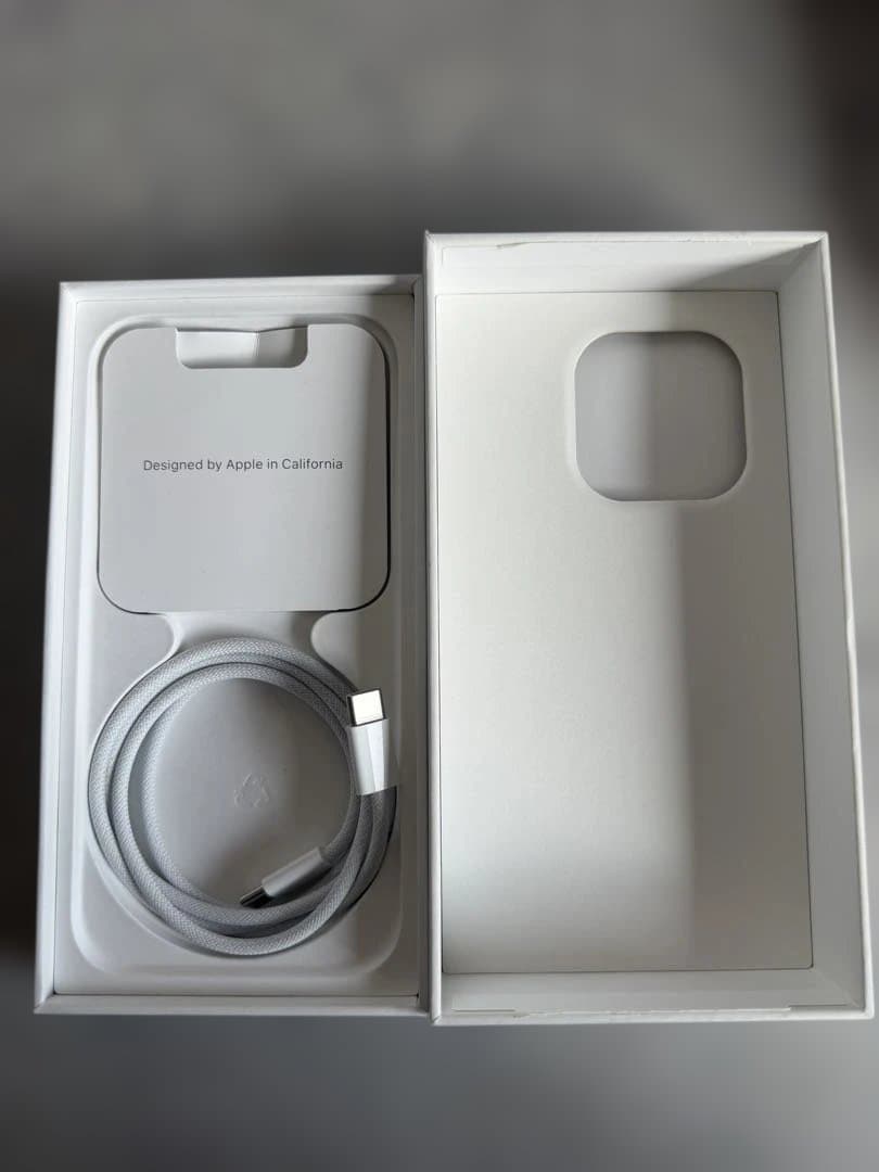 【純正ケース付】iPhone 15 Pro ナチュラルチタニウム 128GB